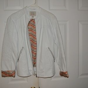 BKE Light White Jacket with pattern - like new
